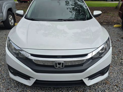 Used 2017 Honda Civic EX-T image 2
