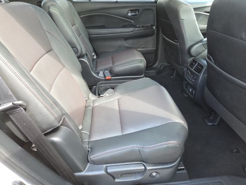 Used 2022 Honda Pilot Black Edition image 30