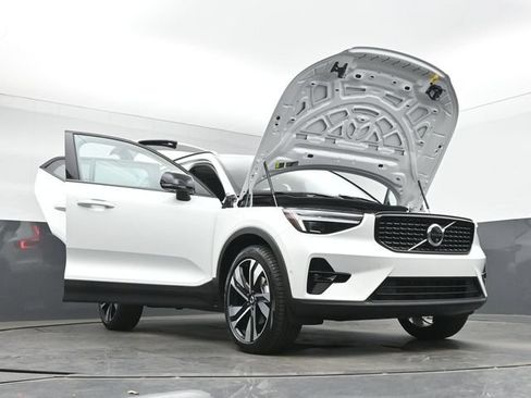 New 2026 Volvo XC40 B5 Plus w/ Climate Package AWD/4WD image 53