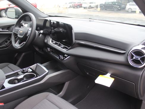 New 2026 Chevrolet Equinox LT image 14