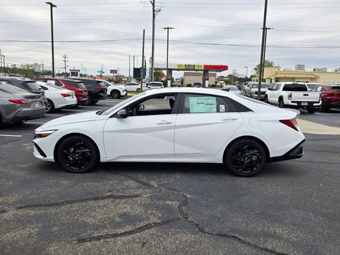 New 2026 Hyundai Elantra SEL Sport Premium w/ Cargo Package FWD image 4