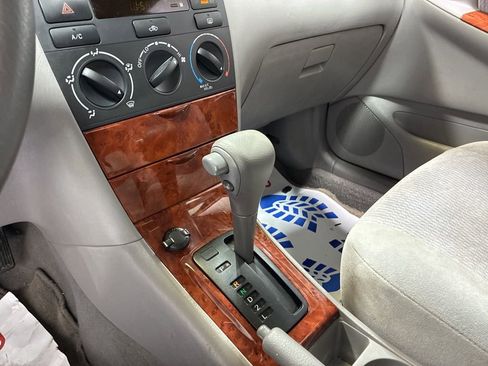 Used 2005 Toyota Corolla image 18
