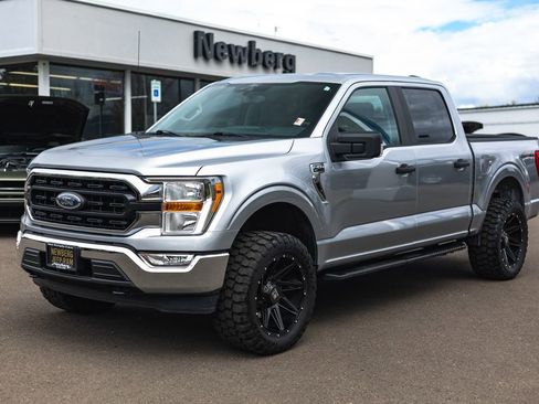 Used 2021 Ford F150 XLT image 6