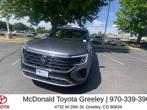 Used 2024 Volkswagen Atlas Cross Sport SE AWD/4WD image 2
