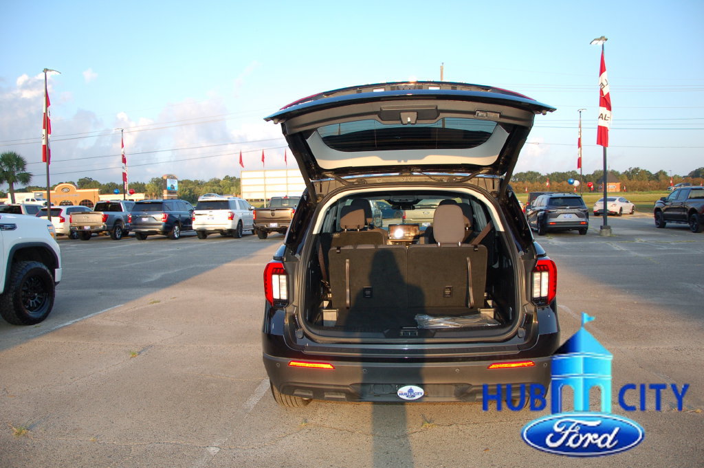 Used 2025 Ford Explorer Active RWD image 22