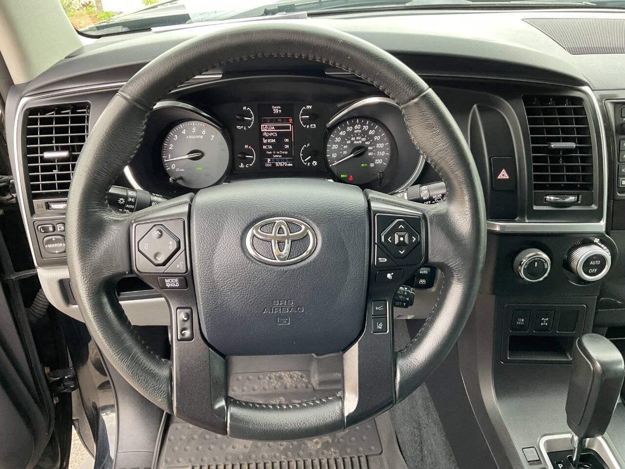 Used 2018 Toyota Sequoia Limited w/ Safety & Convenience Package AWD/4WD image 17