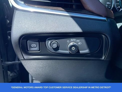 Used 2019 Buick Enclave Avenir w/ Avenir Technology Package AWD/4WD image 18