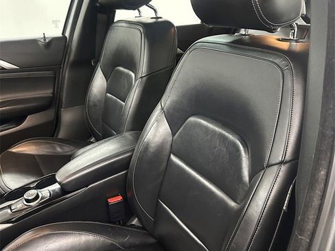 Used 2017 INFINITI QX30 Premium w/ Navigation Package image 13