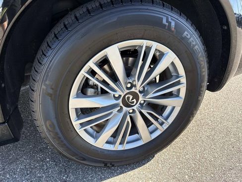 Used 2024 INFINITI QX80 Luxe image 11