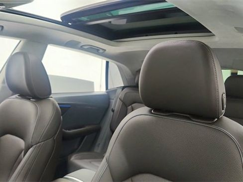 Used 2023 Audi Q8 Prestige w/ Prestige Package image 34