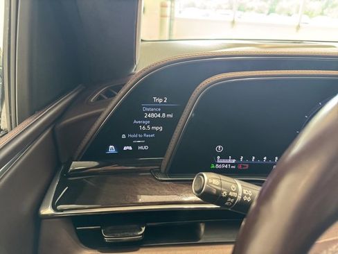 Used 2022 Cadillac Escalade Premium Luxury Platinum image 31