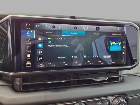 Used 2025 Jeep Wrangler Unlimited Sahara AWD/4WD image 7