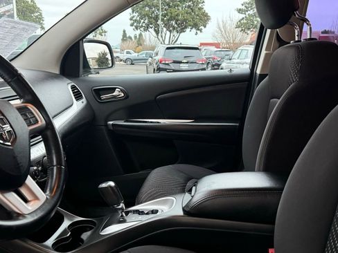 Used 2015 Dodge Journey American Value Package w/ Flexible Seating Group image 14