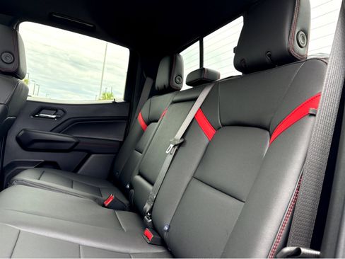 New 2026 Chevrolet Colorado Z71 w/ Technology Package image 18