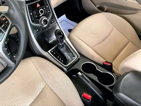 Used 2014 Hyundai Elantra SE w/ Option Group 02 FWD image 15
