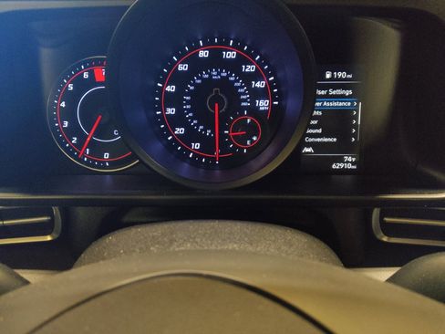 Used 2023 Hyundai Elantra SEL image 23