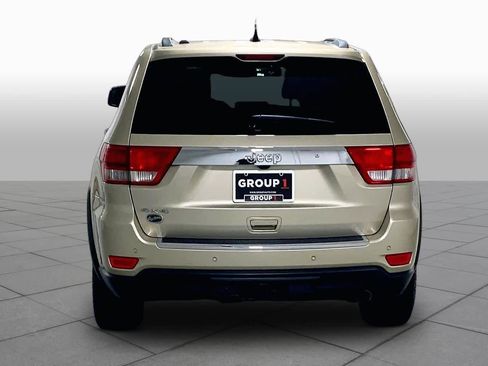 Used 2011 Jeep Grand Cherokee Overland Summit AWD/4WD image 4