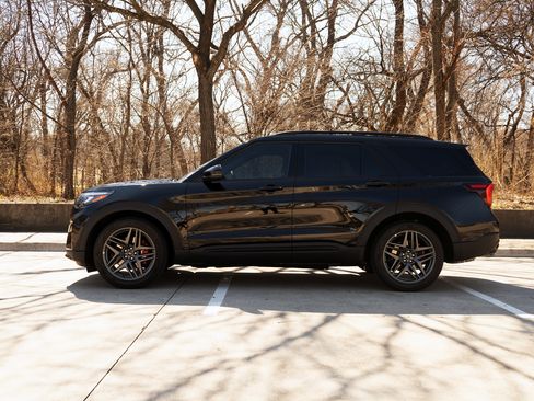 Used 2026 Ford Explorer ST image 6