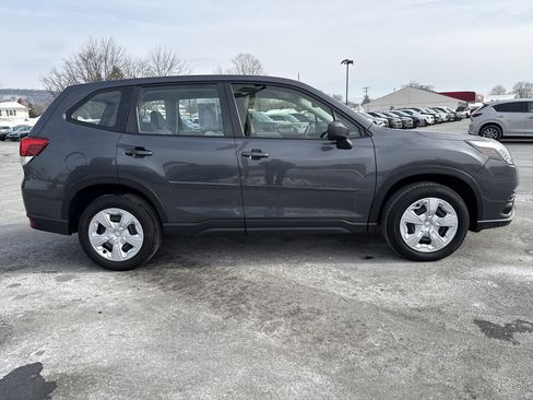 Used 2022 Subaru Forester image 2