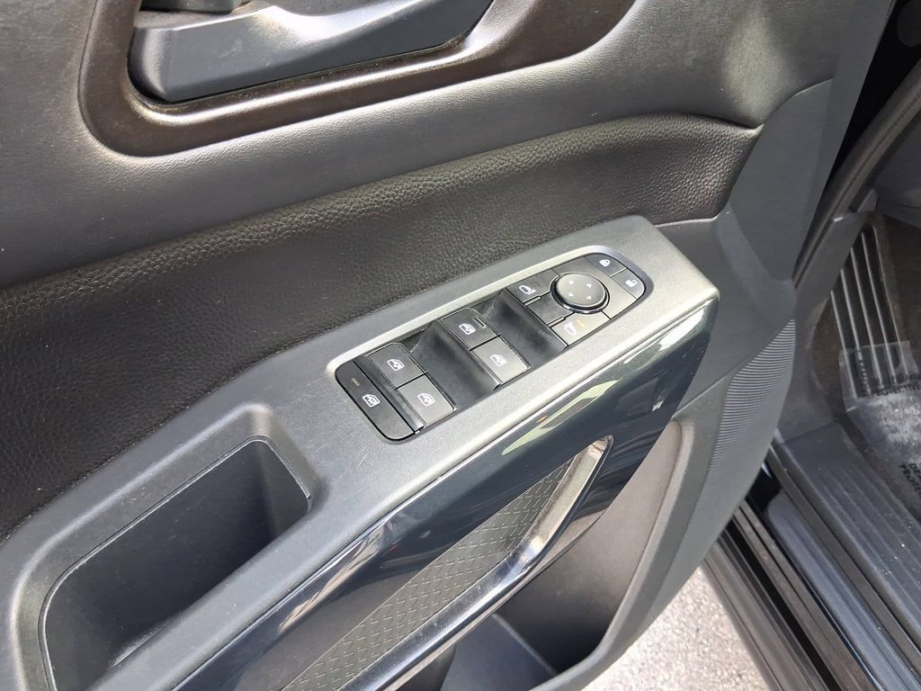 Certified 2024 Nissan Pathfinder SV FWD image 16