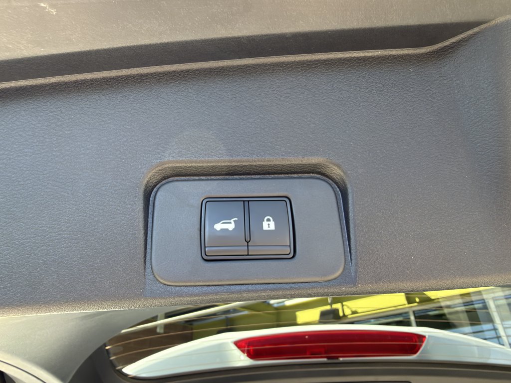 Used 2026 Nissan Rogue SV w/ SV Premium Package FWD image 37