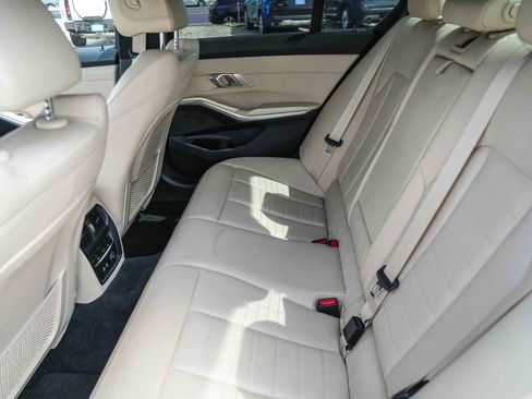 Used 2020 BMW 330i Sedan w/ M Sport Package RWD image 20