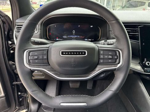 Used 2024 Jeep Wagoneer L Series III w/ Flexible Seating Group AWD/4WD image 20