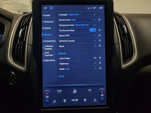 Used 2023 Ford Edge SEL image 25