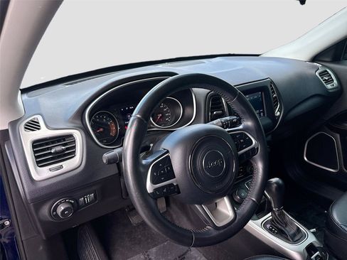 Used 2019 Jeep Compass Latitude AWD/4WD image 9