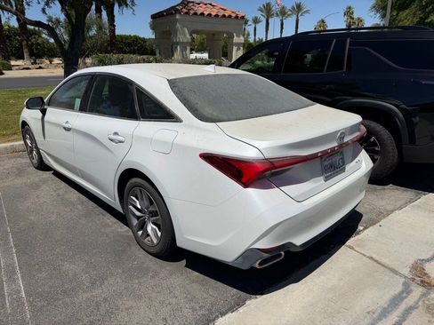 Used 2019 Toyota Avalon XLE w/ Preferred Accessory Package FWD image 1