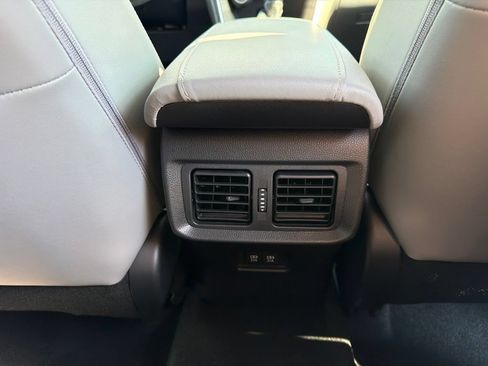 Used 2021 Toyota Venza XLE w/ Softex Package AWD/4WD image 22