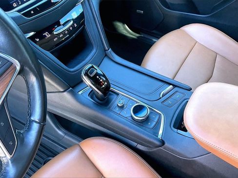 Used 2020 Cadillac XT5 Premium Luxury image 15