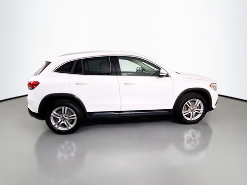 Used 2022 Mercedes-Benz GLA 250 4MATIC w/ Premium Package Lite image 11
