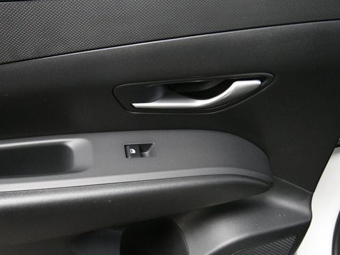 Used 2025 Hyundai Tucson SE AWD/4WD image 21