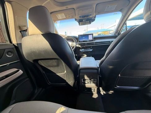 Used 2025 Lincoln Corsair Reserve w/ Equipment Group 202A image 12