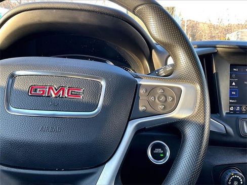 Used 2024 GMC Terrain SLE image 24