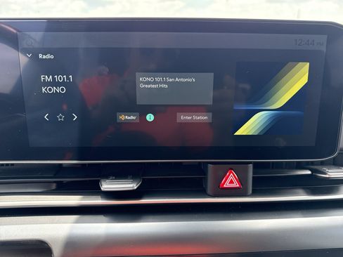 Used 2026 Kia Carnival FWD image 12