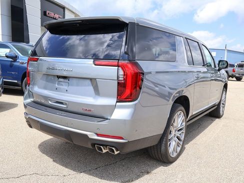 New 2026 GMC Yukon XL Denali w/ Denali Reserve Package AWD/4WD image 3