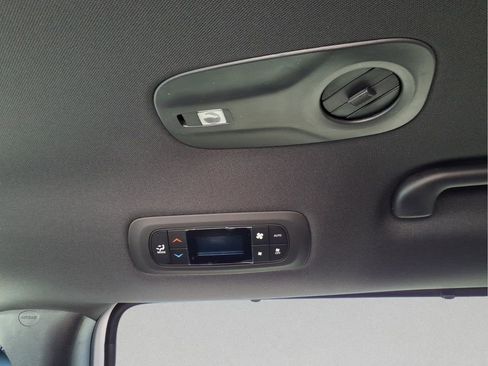 New 2026 Chrysler Pacifica Select FWD image 15