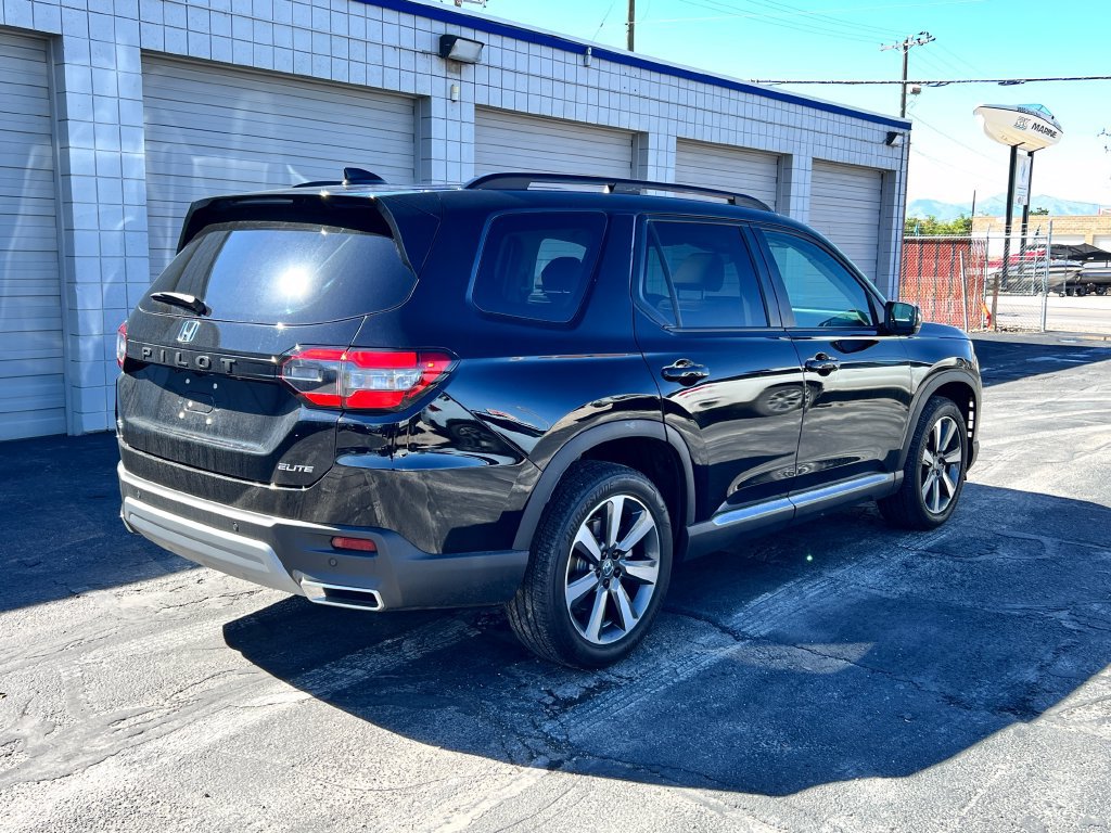 Used 2023 Honda Pilot Elite image 4