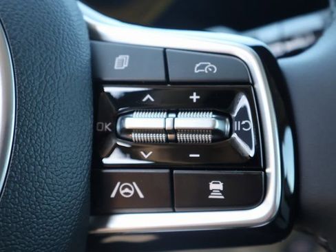 New 2026 Kia Carnival EX FWD image 31