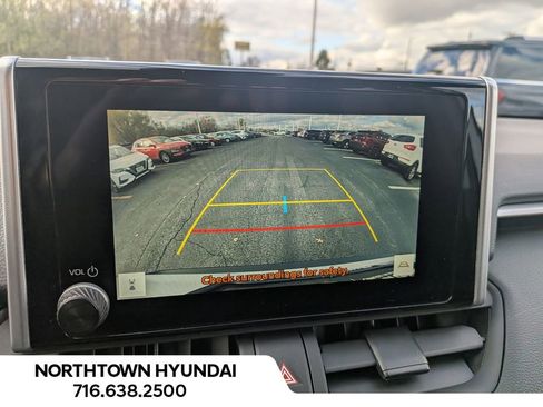 Used 2025 Toyota RAV4 XLE image 21