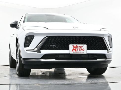 New 2025 Buick Envision Sport Touring image 34