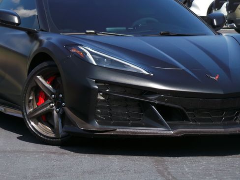 Used 2023 Chevrolet Corvette Z06 w/ Z07 Performance Package RWD image 30