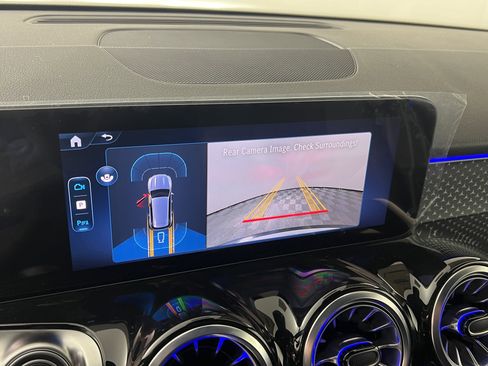 New 2025 Mercedes-Benz GLB 250 4MATIC image 31