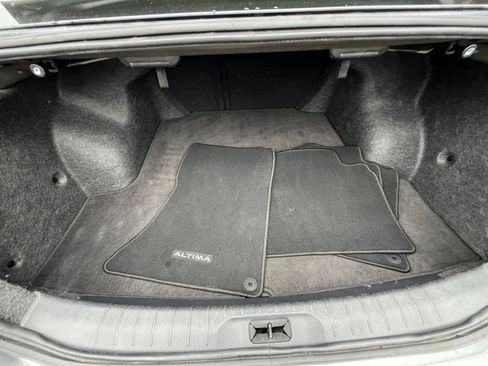 Used 2025 Nissan Altima 2.5 SV FWD image 32