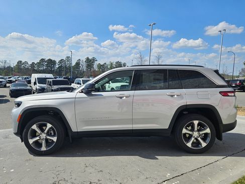 New 2026 Jeep Grand Cherokee Limited AWD/4WD image 4