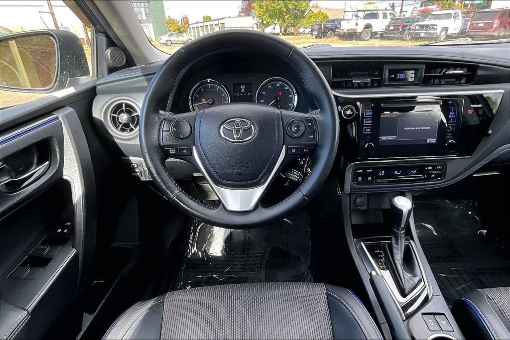 Used 2017 Toyota Corolla SE FWD image 7