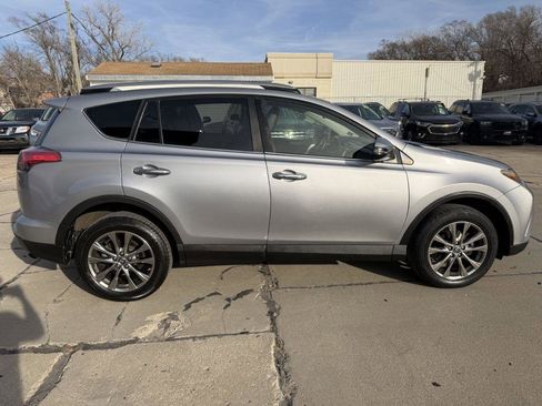 Used 2018 Toyota RAV4 Limited image 7