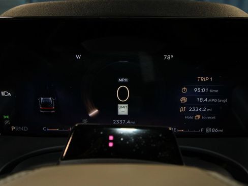 Used 2026 Lincoln Aviator AWD image 11